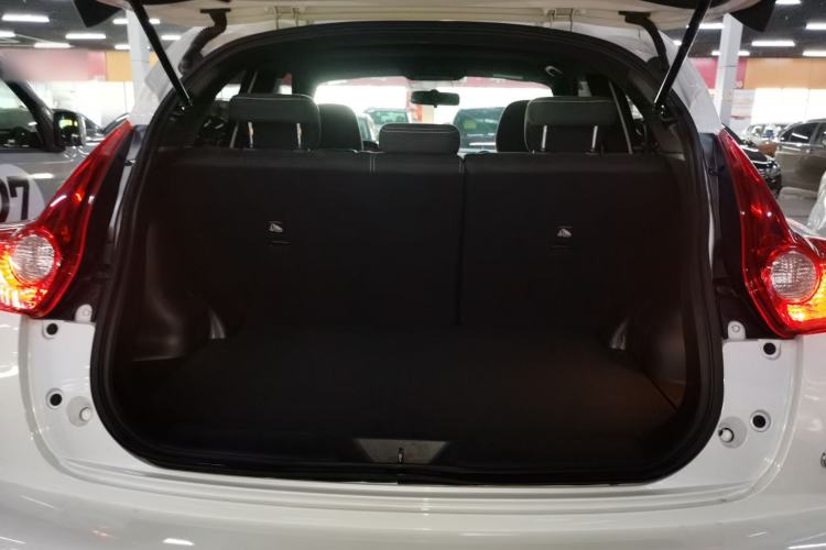 Used Infiniti ESQ 2014 1.6L Spontaneous Edition