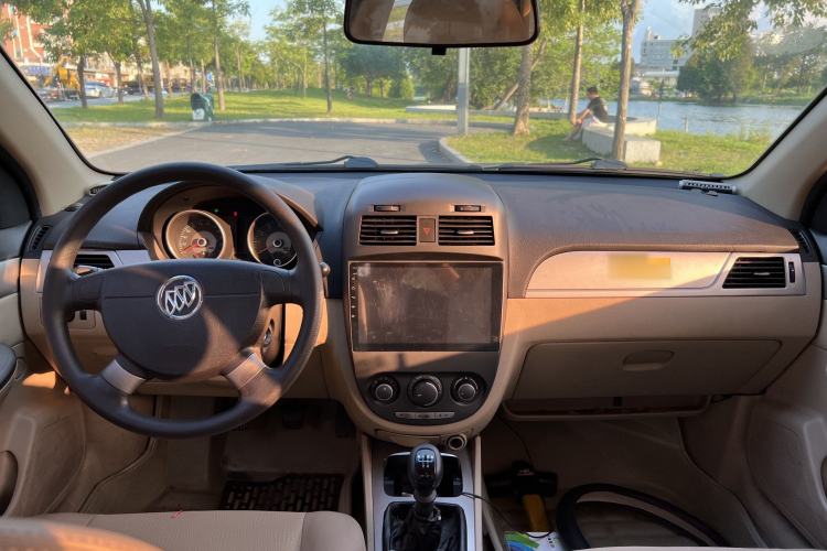 Used Buick Excelle 2013 1.5L Manual Classic Model
