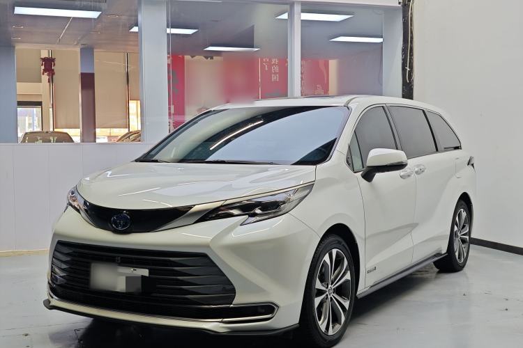 Used Toyota Sienna 2023 2.5L Hybrid Deluxe Edition
