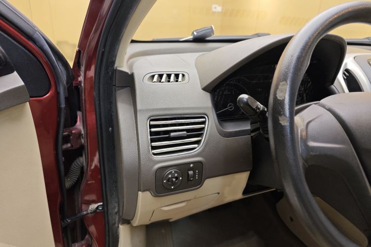 Used Baojun 630 2014 1.5L automatic comfort version
