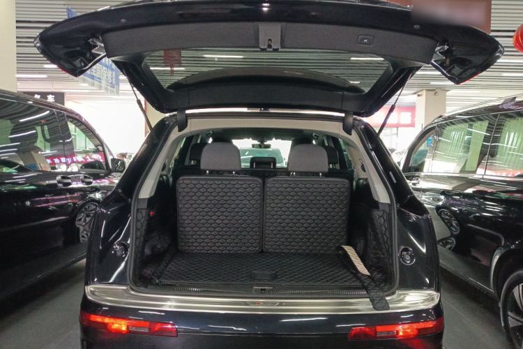 Used Audi Q7 2018 40 TFSI Comfort Model
