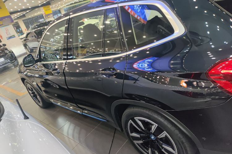 Used BMW iX3 2021 Updated Leading Edition
