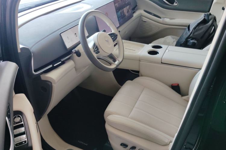 Used VOYAH Dream 2025 PHEV Four-Wheel Drive Excellence Kunpeng Edition
