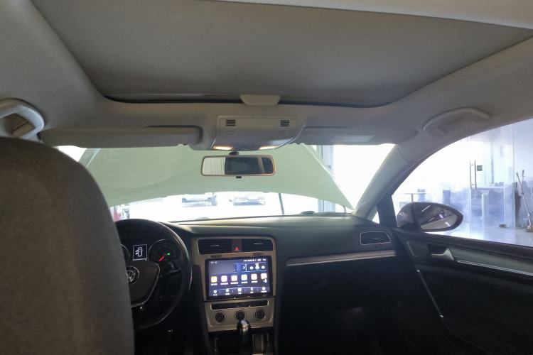 Used Volkswagen Golf 2016 230TSI Automatic Comfort Version
