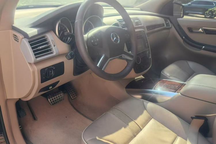 Used Mercedes-Benz R-Class 2011 R 300 L Luxury Model