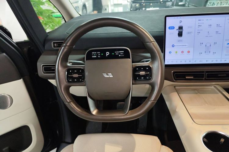 Used Li Auto MEGA 2024 Ultra Model
