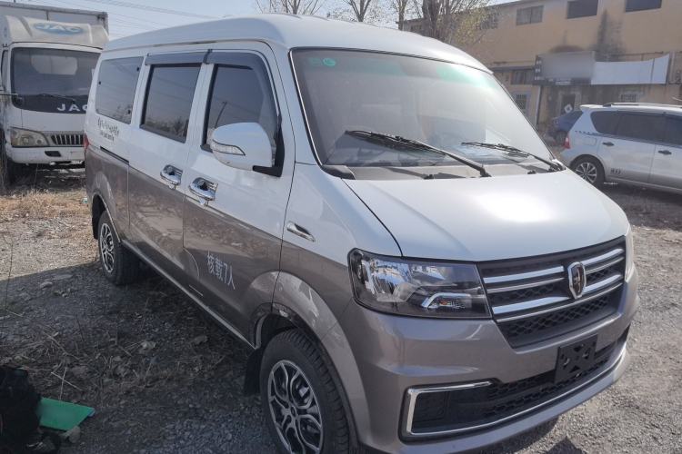 Used Jinbei Hiace X30 2024 1.5L Wealthy-Style Passenger Van 5/6/7 Seater
