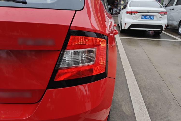 Used Skoda Fabia 2017 1.4L Automatic Car Enjoy Edition
