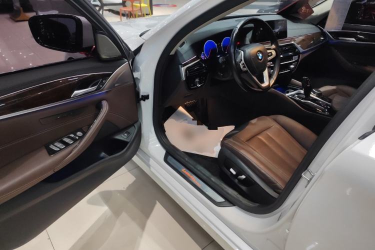 Used BMW 5 Series 2019 Facelifted 525Li Luxury Package
