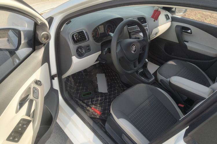 Used Volkswagen Polo 2014 1.4L Automatic Comfort Edition
