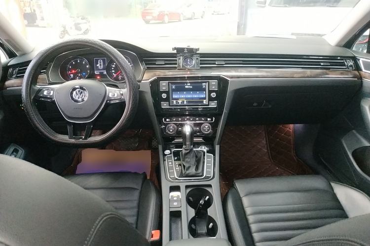 Used Volkswagen Magotan 2018 Facelift 330TSI DSG Luxury Model
