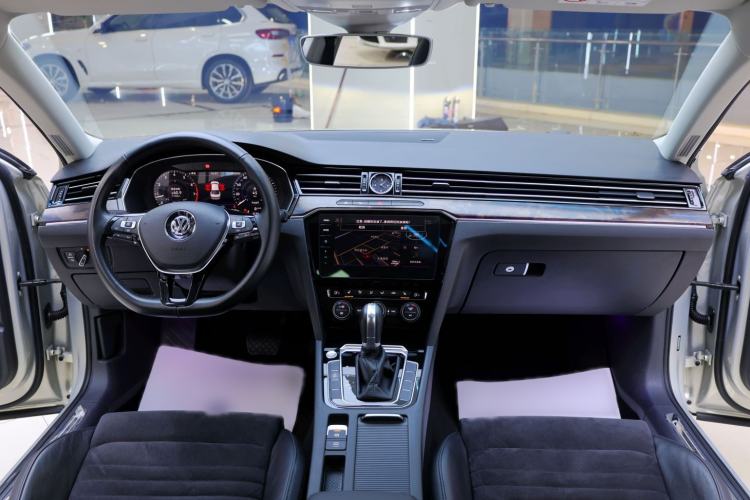 Used Volkswagen Magotan 2018 330TSI DSG Luxury Model