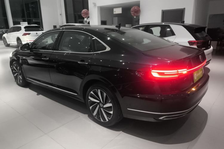 Used Volkswagen Passat 2024 380TSI Dragon Glory Edition
