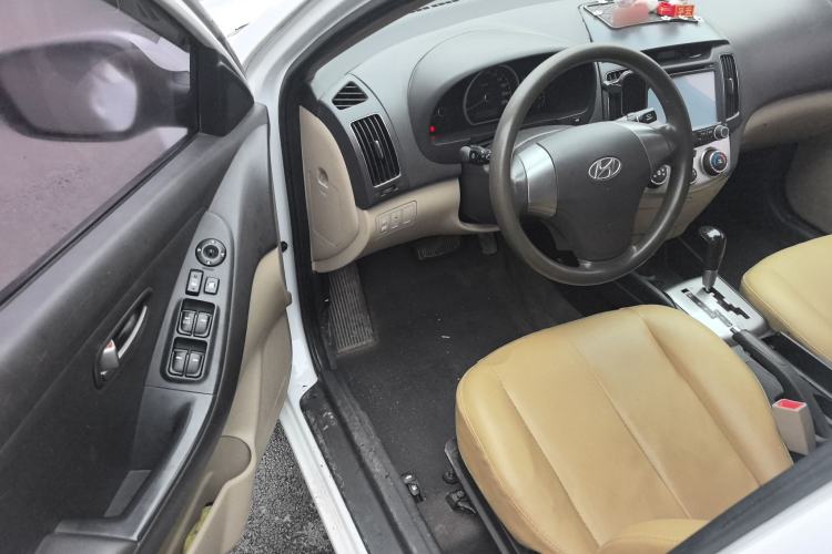 Used Hyundai Celesta 2015 1.6L Automatic Comfort Model
