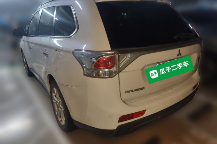 Used Mitsubishi Outlander 2013 2.4L 4x4 Luxury Navigation Edition 5 Seats
