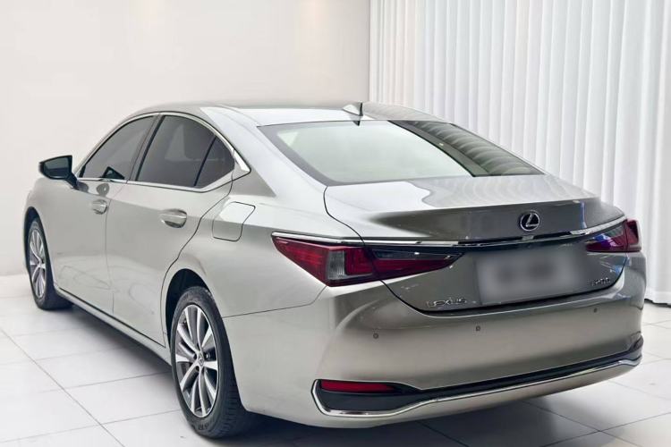 Used Lexus ES 2021 200 Excellence Edition
