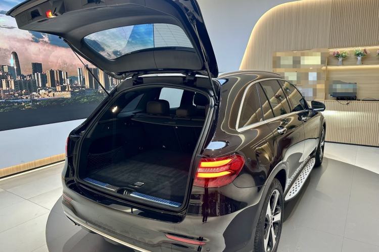 Used Mercedes-Benz GLC 2019 Facelift GLC 260 L 4MATIC Luxury Model
