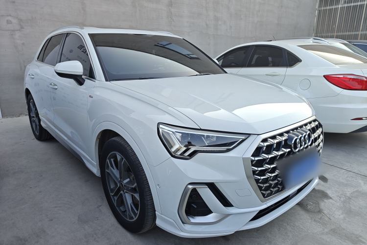 Used Audi Q3 2024 40 TFSI Fashion Dynamic Model