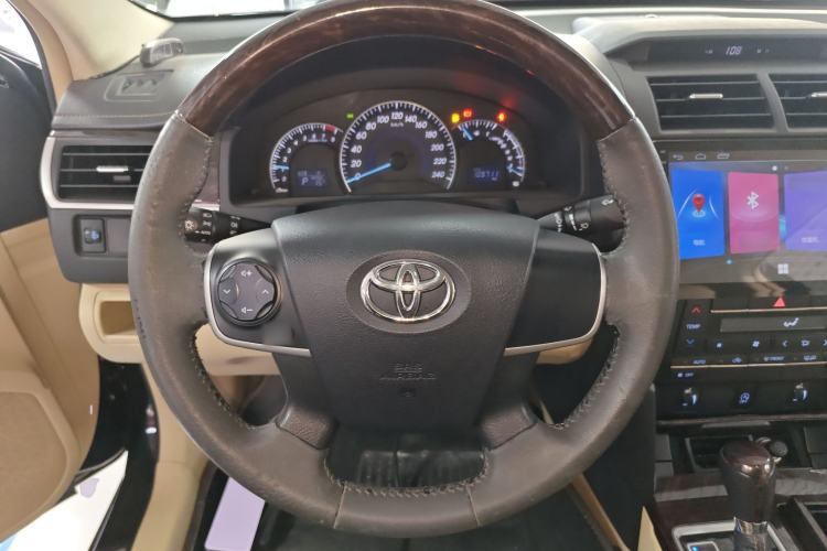 Used Toyota Camry 2016 2.0G 10th Anniversary Leading Edition
