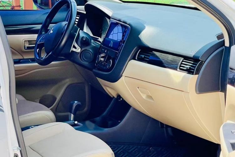 Used Mitsubishi Outlander 2016 2.4L 4x4 Elite Edition 5 Seats