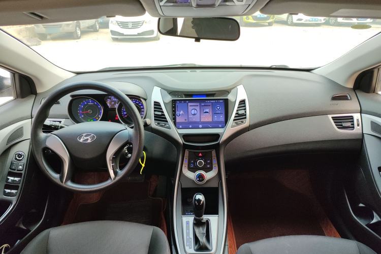 Used Hyundai Elantra 2015 1.6L Automatic Fashion Model
