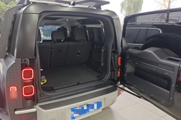 Used Land Rover Defender 2022 110 P400 Dark Edition