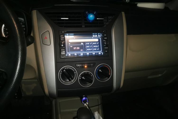 Used Venucia R50 2013 1.6L Automatic Fashion Edition