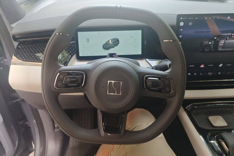 Used Zeekr 009 2024 Six-Seat Executive Version 4WD 108 kWh
