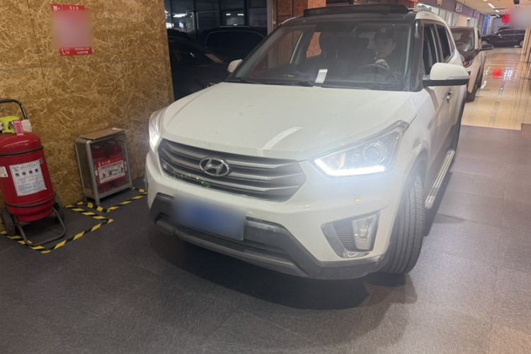 Used Hyundai ix25 2015 1.6L Automatic Two-Wheel-Drive Deluxe DLX Model