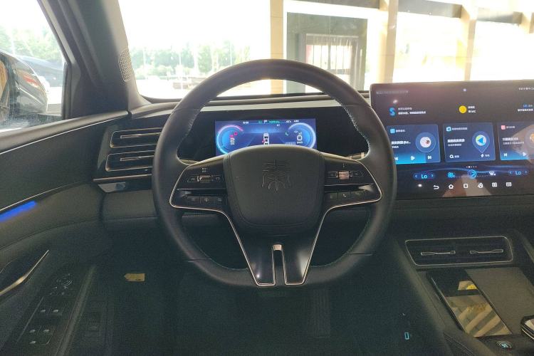 Used BYD Qin L 2024 DM-i 120KM Excellence Model
