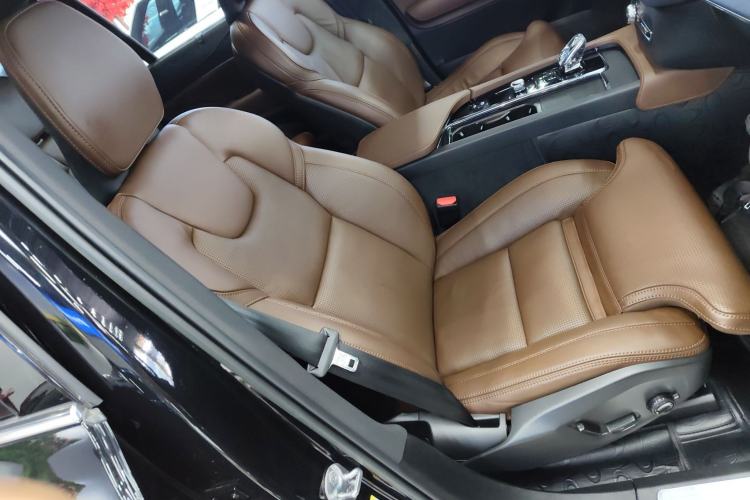 Used Volvo XC90 2022 B6 Zhiya Luxury 7-Seater
