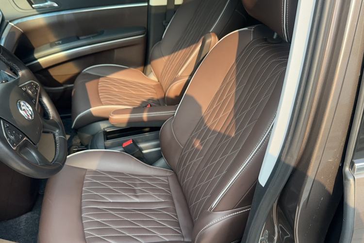 Used Buick GL8 2023 Land Executive Class 652T Luxury Model
