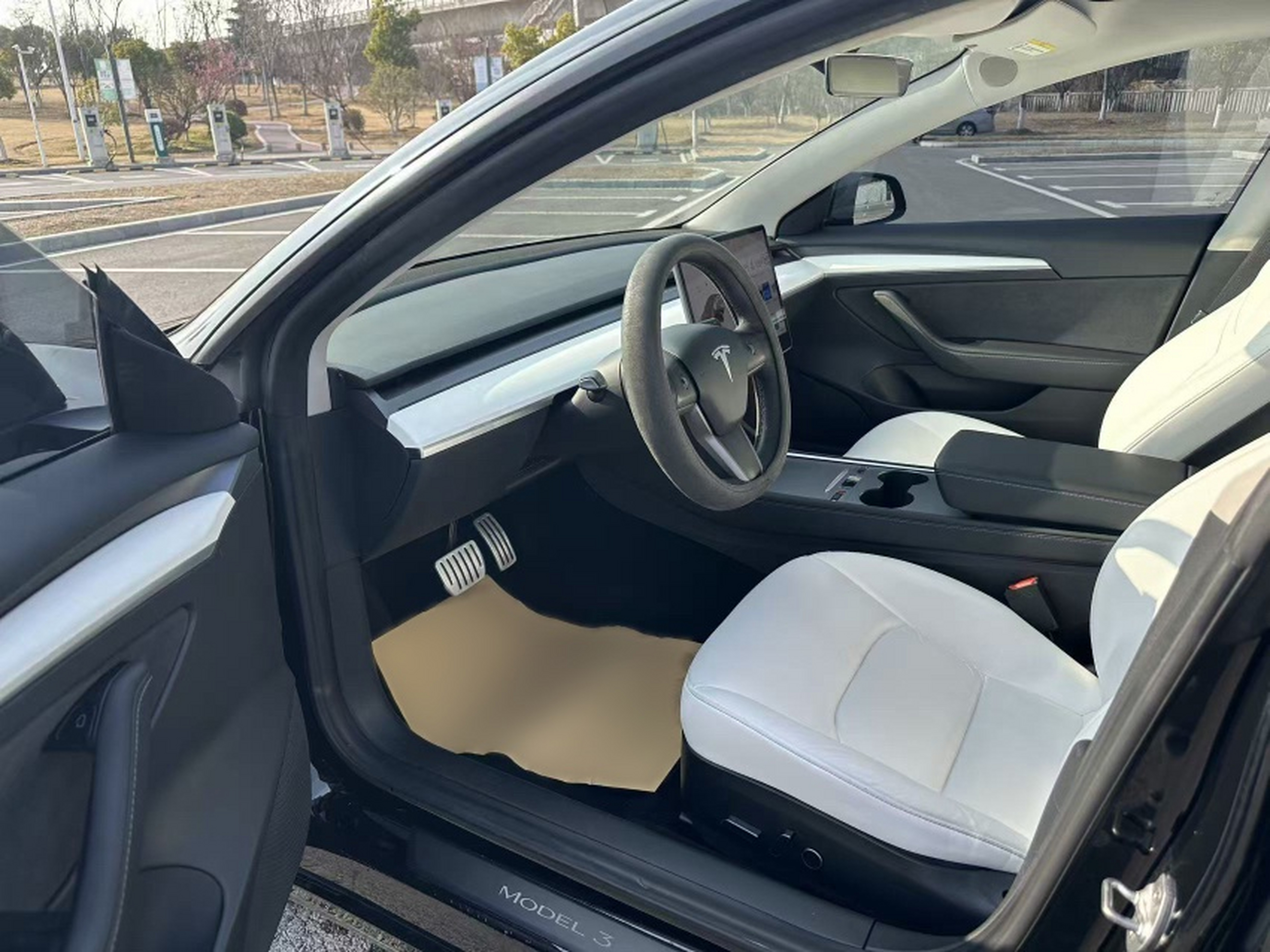 Переднее сиденье в автомобиле