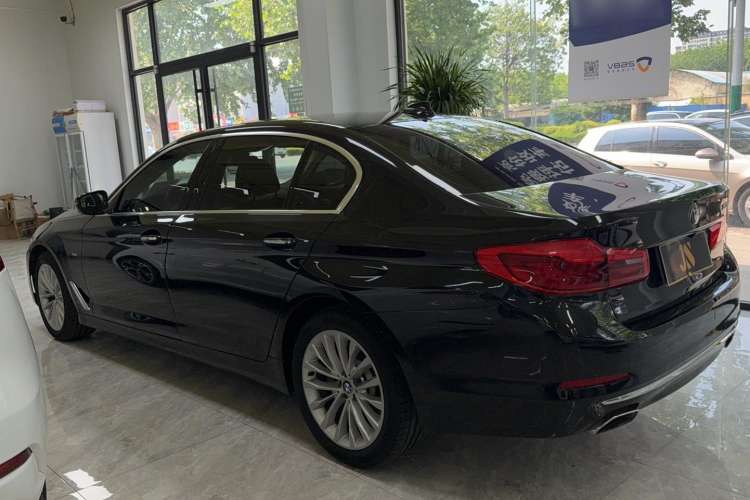Used BMW 5 Series 2018 525Li Luxury Package
