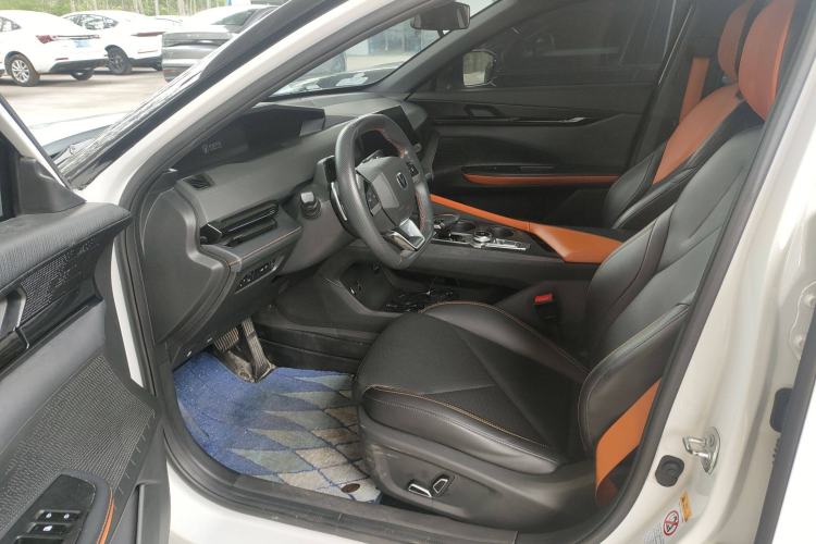 Used Changan UNI-V 2022 1.5T Prestige Version