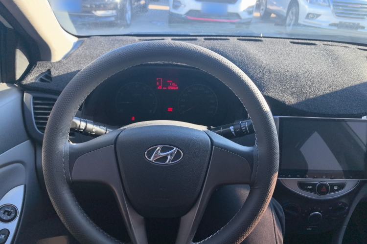 Used Hyundai Verna (older generation) 2016 1.4L Manual Smart GLS Trim