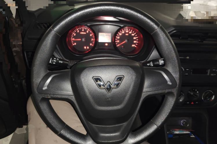 Used Wuling Hongguang 2019 1.5L S Basic Version China VI Standard LAR
