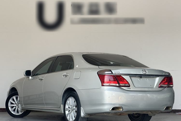Used Toyota Crown 2012 2.5L Royal Leather Edition
