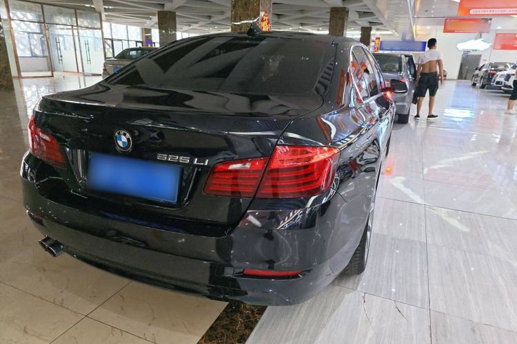 Used BMW 5 Series 2017 525Li Leading Model
