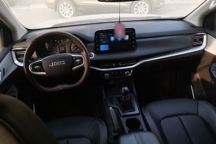 Used JMC Yuhu 7 2022 2.0T Manual Diesel Two-Wheel Drive Comfort Plus Long Wheelbase
