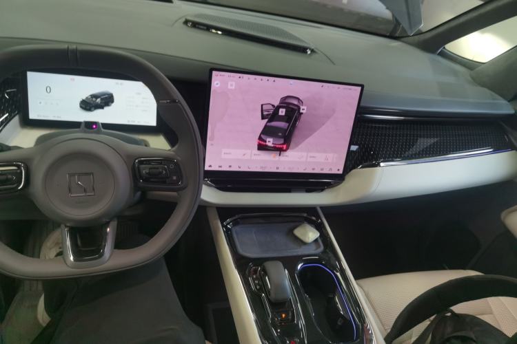 Used Zeekr 009 2024 Six-Seat Executive Version 4WD 108 kWh
