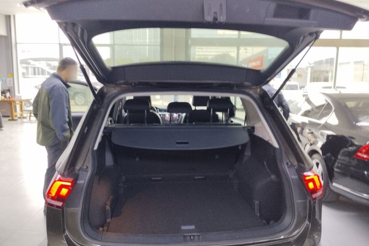 Used Volkswagen Tiguan L 2019 Updated Version 330TSI Automatic Two-Wheel Drive Panoramic Comfort Edition China VI Standard
