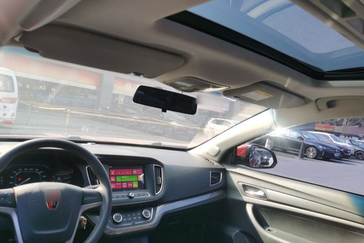 Used Roewe 360 2015 1.5L Automatic Luxury Edition
