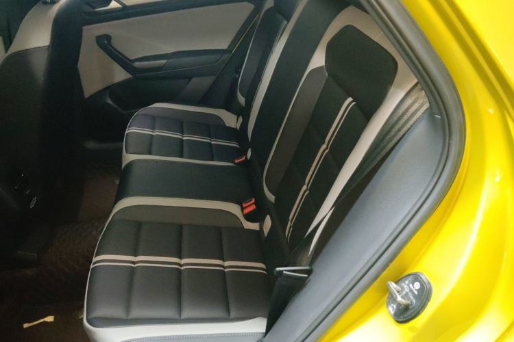 Used Volkswagen T-ROC 2023 300TSI DSG Two-Wheel Drive Starlight Edition
