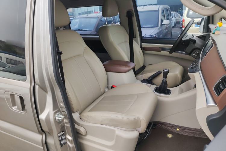 Used FORTHING Lingzhi 2020 M5L 1.6L Luxury 7-Seater
