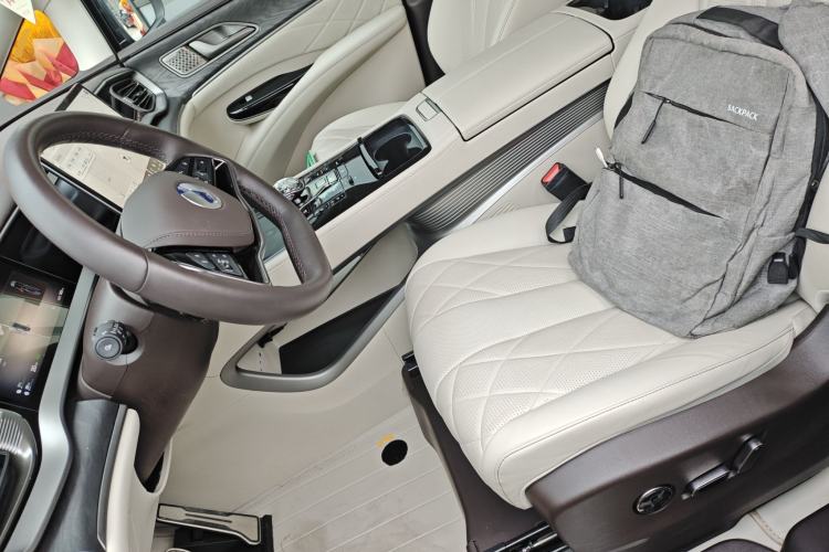 Used Denza D9 2024 DM-i 980 Four-Wheel Drive Flagship Model