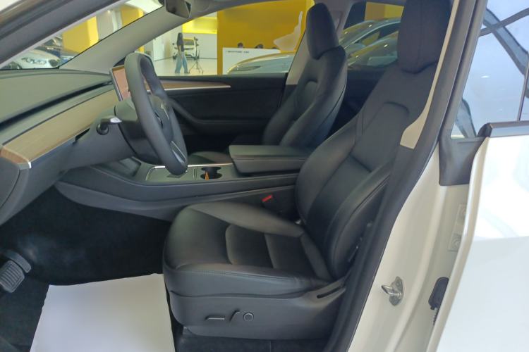 Used Tesla Model Y 2022 Rear-Wheel-Drive Version
