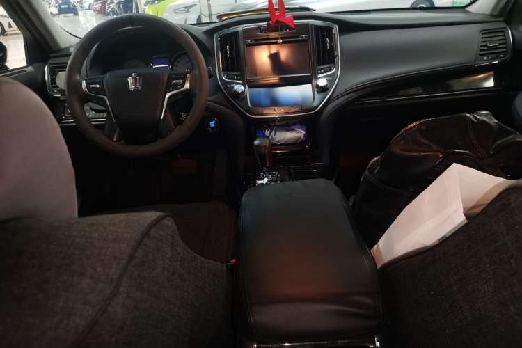 Used Toyota Crown 2015 2.5L Smart Edition
