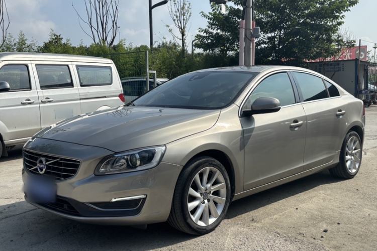 Used Volvo S60 2014 S60L 2.0T Zhiyuan Edition
