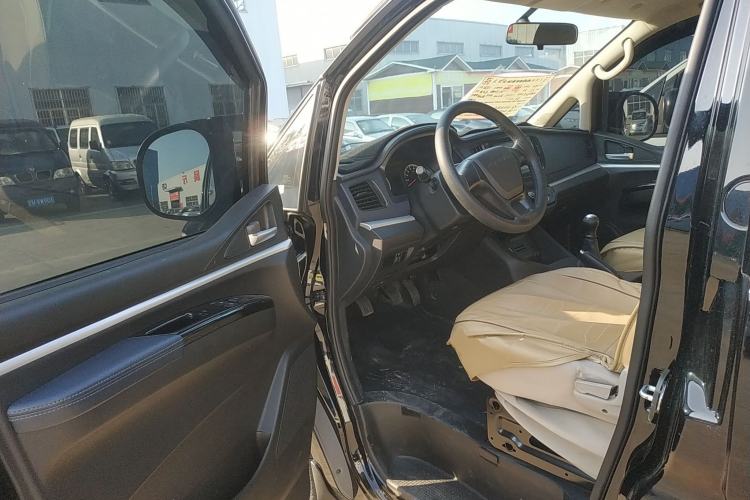 Used FORTHING Lingzhi 2023 M5L 1.6L Base Model 7 Seats
